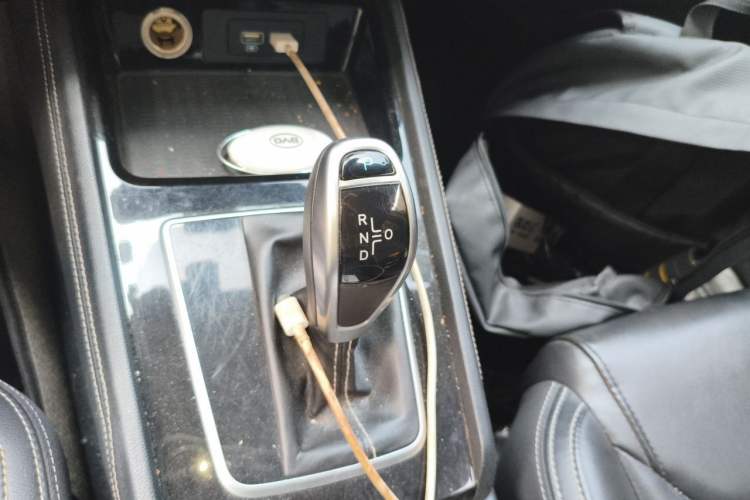 Used BYD Song 2020 Classic Edition 1.5T Automatic Elite Model Gear Lever