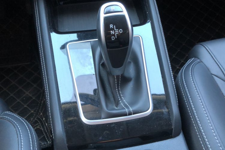 Used BYD Song 2020 Classic Edition 1.5T Automatic Elite Model Gear Lever