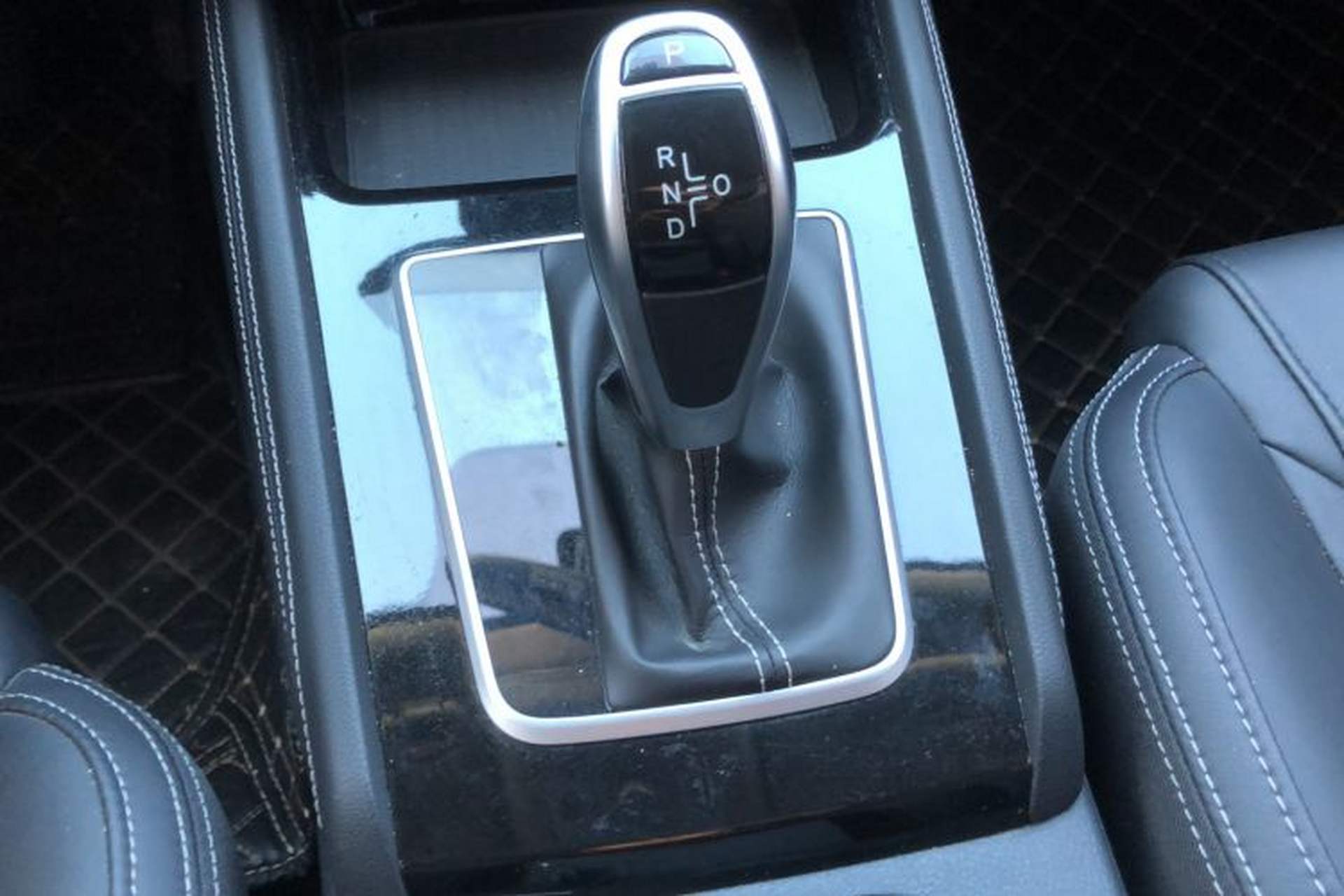 Used BYD Song 2020 Classic Edition 1.5T Automatic Elite Model Gear Lever