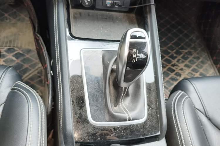 Used BYD Song 2020 Classic Edition 1.5T Automatic Elite Model Gear Lever