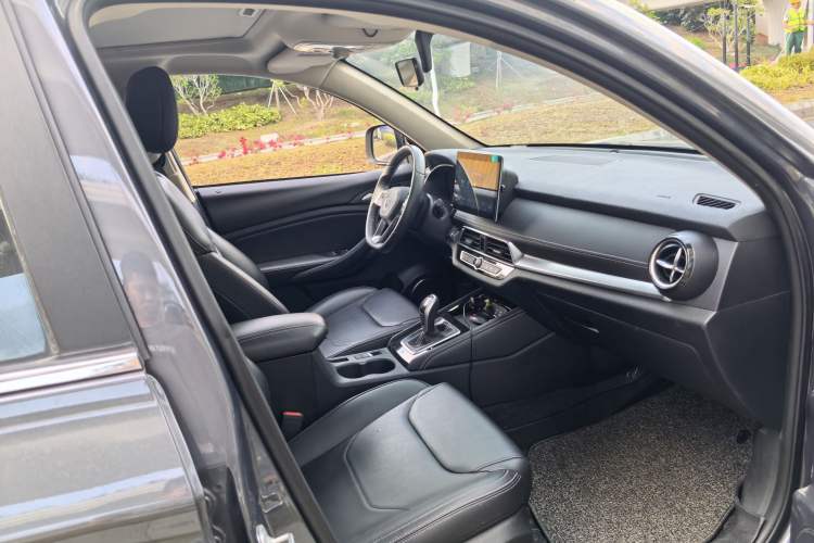 Used BYD Song 2020 Classic Edition 1.5T Automatic Elite Model Interior 3