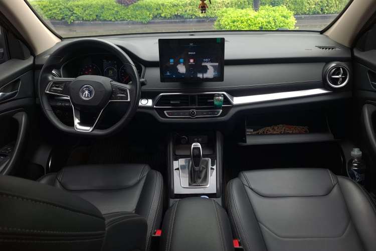 Used BYD Song 2020 Classic Edition 1.5T Automatic Elite Model Interior 3