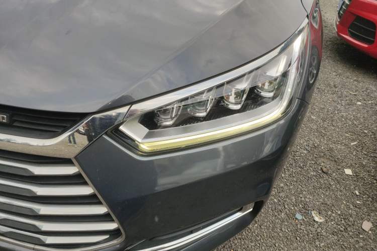 Used BYD Song 2020 Classic Edition 1.5T Automatic Elite Model Left Front Headlight