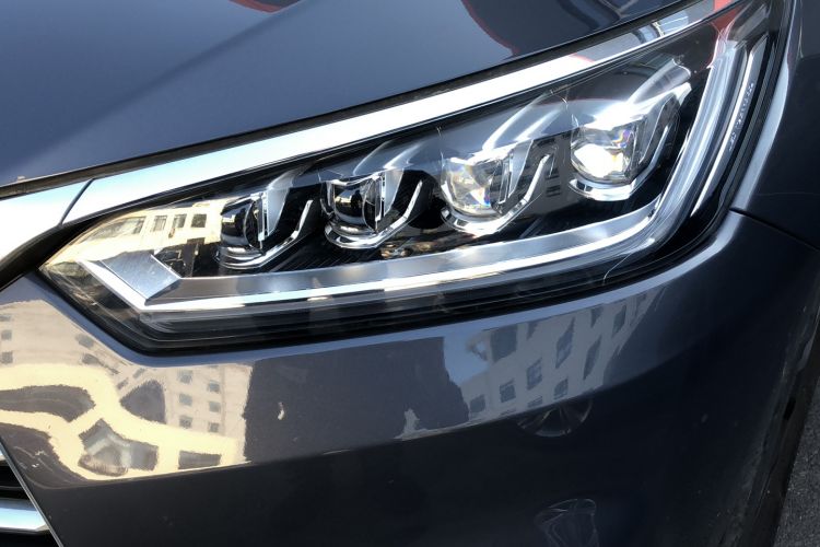 Used BYD Song 2020 Classic Edition 1.5T Automatic Elite Model Left Front Headlight