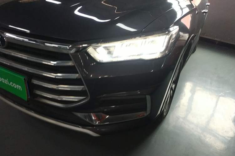 Used BYD Song 2020 Classic Edition 1.5T Automatic Elite Model Left Front Headlight