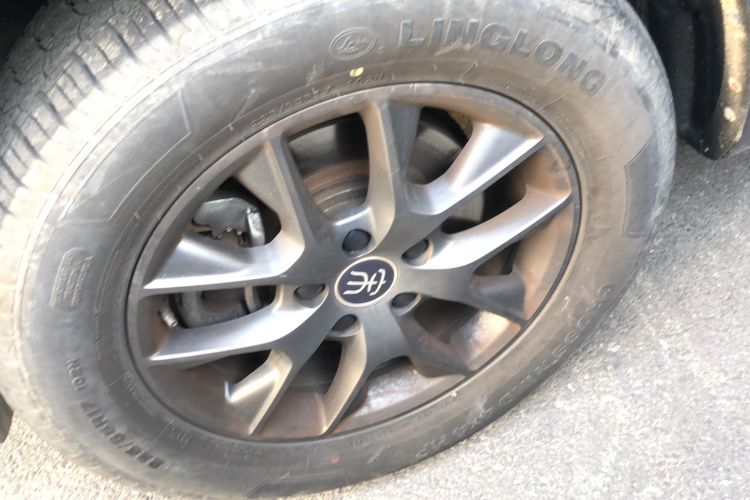 Used BYD Song 2020 Classic Edition 1.5T Automatic Elite Model Left Front Wheel Hub