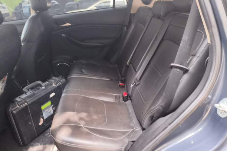 Used BYD Song 2020 Classic Edition 1.5T Automatic Elite Model Left Rear Seat