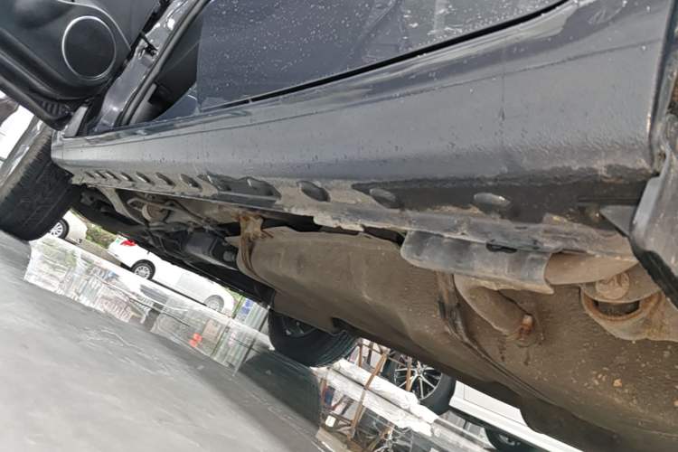 Used BYD Song 2020 Classic Edition 1.5T Automatic Elite Model Left Side Sill
