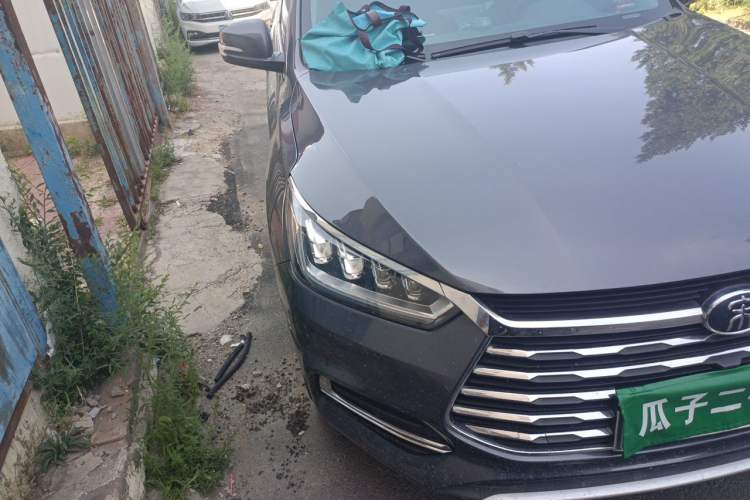 Used BYD Song 2020 Classic Edition 1.5T Automatic Elite Model Right Front Headlight