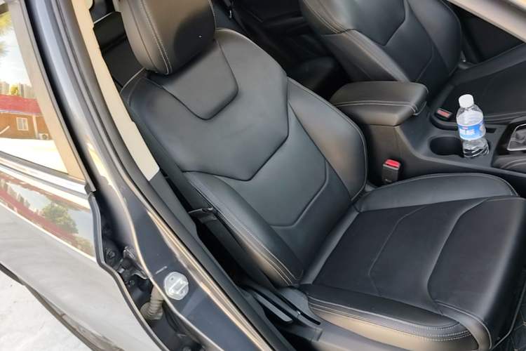 Used BYD Song 2020 Classic Edition 1.5T Automatic Elite Model Right Front Seat