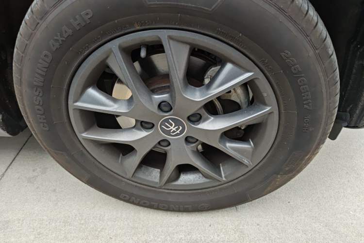 Used BYD Song 2020 Classic Edition 1.5T Automatic Elite Model Right Front Wheel Hub