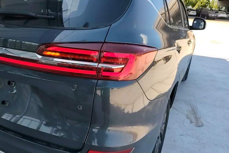 Used BYD Song 2020 Classic Edition 1.5T Automatic Elite Model Right Rear Taillight