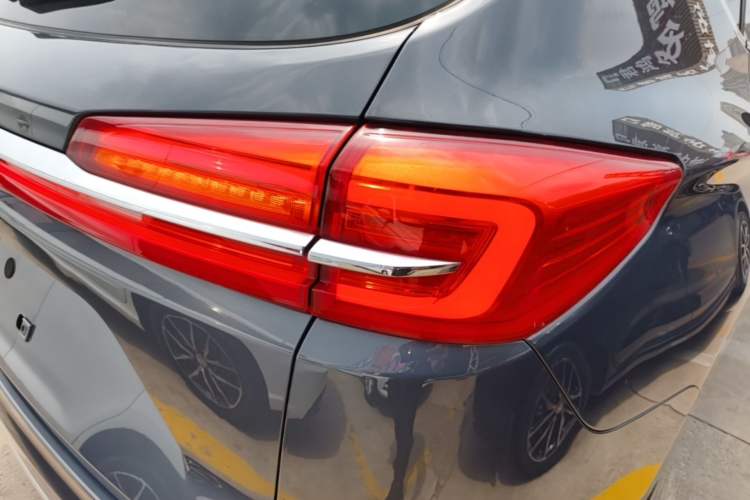 Used BYD Song 2020 Classic Edition 1.5T Automatic Elite Model Right Rear Taillight