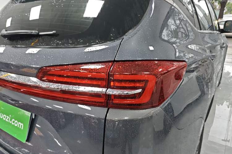 Used BYD Song 2020 Classic Edition 1.5T Automatic Elite Model Right Rear Taillight