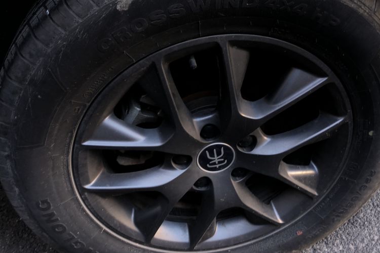 Used BYD Song 2020 Classic Edition 1.5T Automatic Elite Model Right Rear Wheel Hub