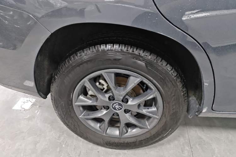 Used BYD Song 2020 Classic Edition 1.5T Automatic Elite Model Right Rear Wheel Hub