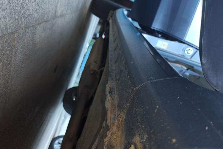 Used BYD Song 2020 Classic Edition 1.5T Automatic Elite Model Right Side Sill