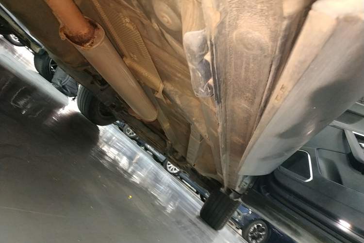 Used BYD Song 2020 Classic Edition 1.5T Automatic Elite Model Right Side Sill