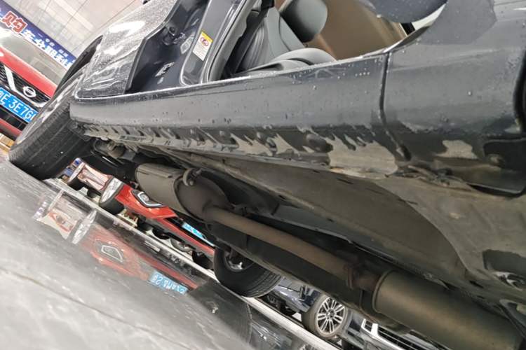 Used BYD Song 2020 Classic Edition 1.5T Automatic Elite Model Right Side Sill