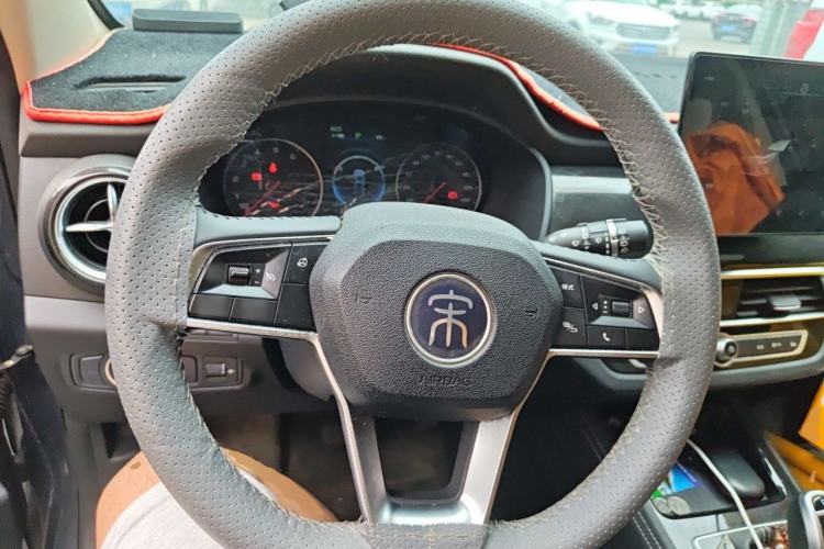 Used BYD Song 2020 Classic Edition 1.5T Automatic Elite Model Steering Wheel