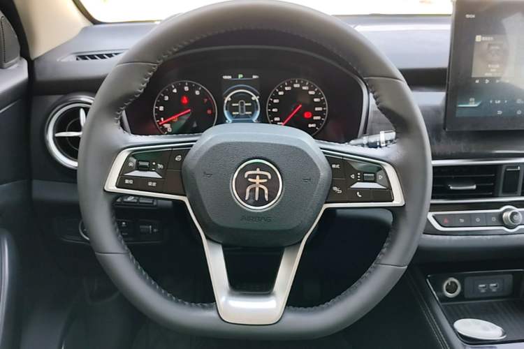 Used BYD Song 2020 Classic Edition 1.5T Automatic Elite Model Steering Wheel