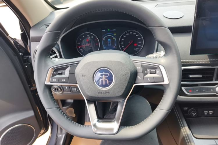 Used BYD Song 2020 Classic Edition 1.5T Automatic Elite Model Steering Wheel