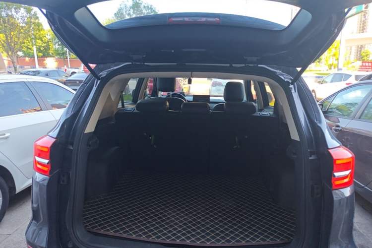 Used BYD Song 2020 Classic Edition 1.5T Automatic Elite Model Trunk