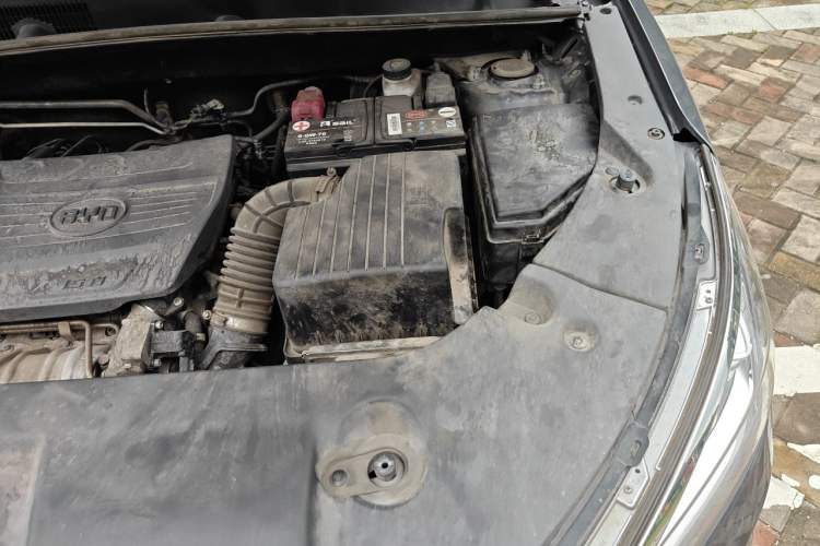 Used BYD Song 2020 Classic Edition 1.5T Automatic Elite Model Engine Bay Left