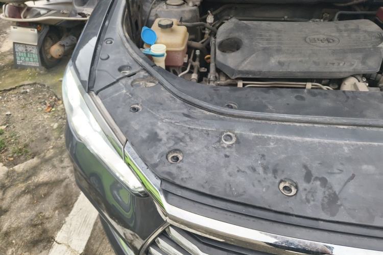 Used BYD Song 2020 Classic Edition 1.5T Automatic Elite Model Engine Bay Right