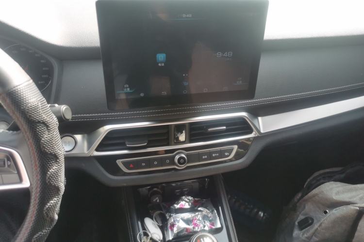Used BYD Song 2020 Classic Edition 1.5T Manual Luxury Model Audio And AC Panel