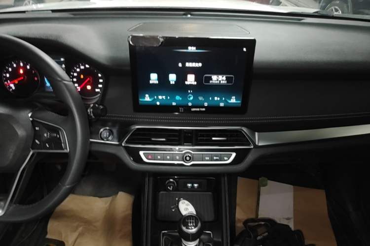 Used BYD Song 2020 Classic Edition 1.5T Manual Luxury Model Audio And AC Panel
