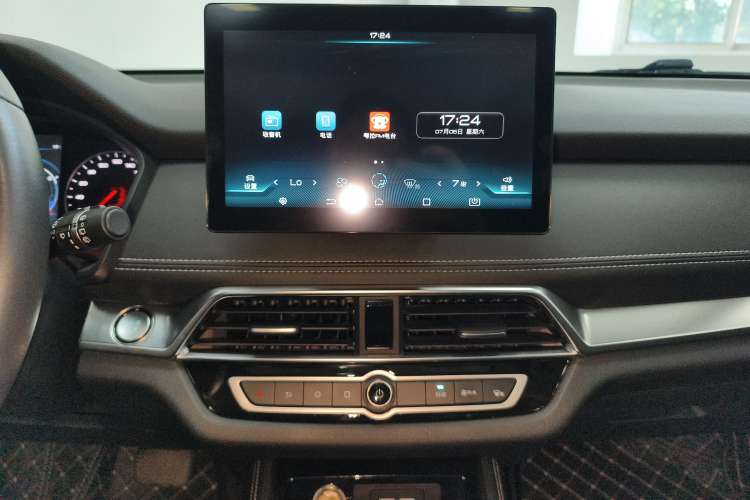 Used BYD Song 2020 Classic Edition 1.5T Automatic Elite Model Audio And AC Panel