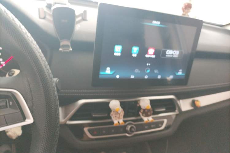 Used BYD Song 2020 Classic Edition 1.5T Automatic Elite Model Audio And AC Panel