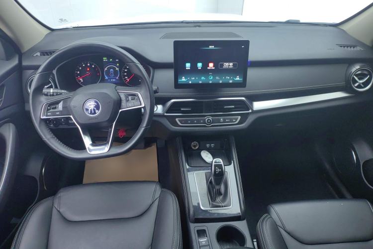 Used BYD Song 2020 Classic Edition 1.5T Automatic Elite Model Center Console