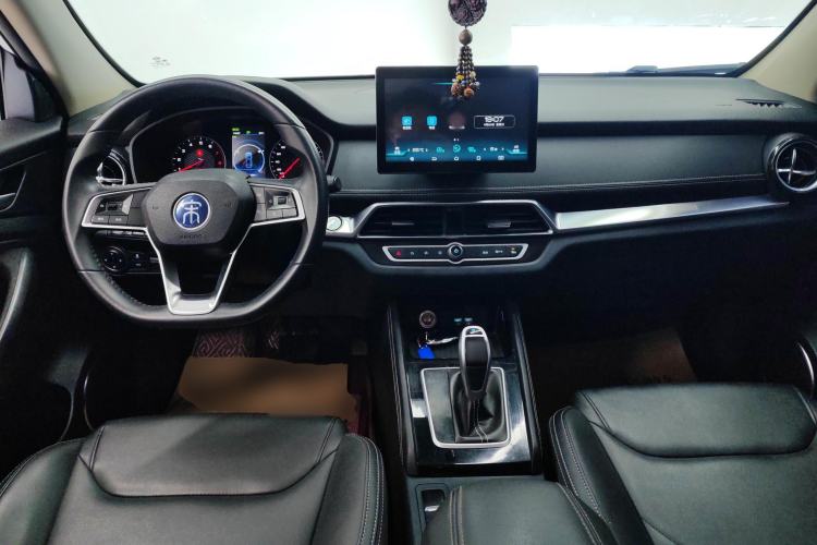 Used BYD Song 2020 Classic Edition 1.5T Automatic Elite Model Center Console