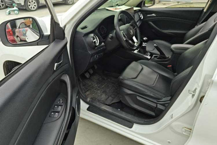 Used BYD Song 2020 Classic Edition 1.5T Manual Luxury Model Driver Seat