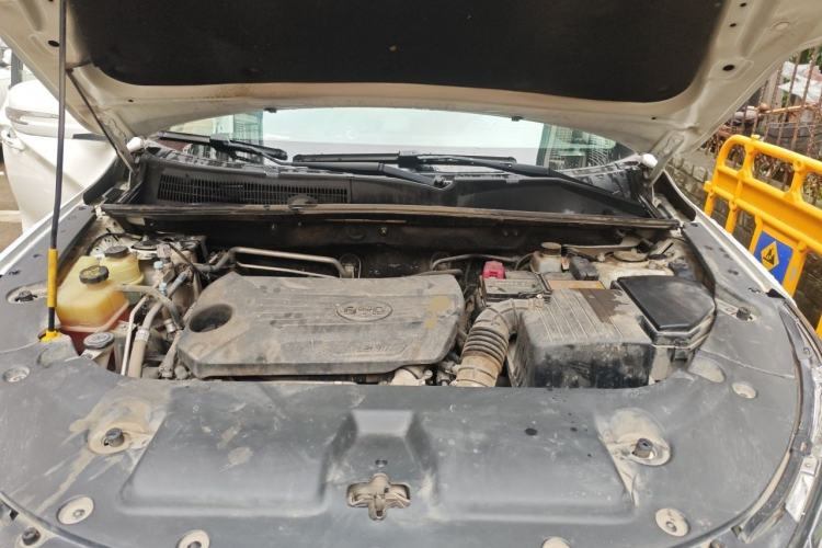 Used BYD Song 2020 Classic Edition 1.5T Manual Luxury Model Engine Bay