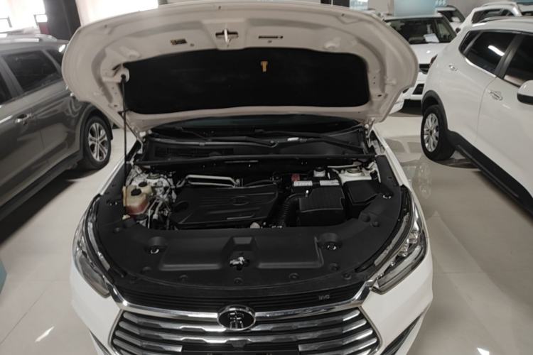 Used BYD Song 2020 Classic Edition 1.5T Manual Luxury Model Engine Bay