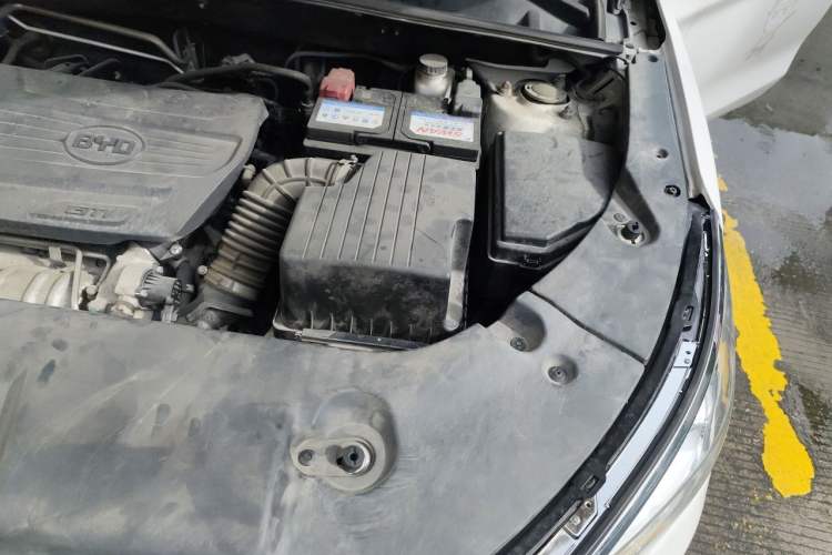 Used BYD Song 2020 Classic Edition 1.5T Automatic Elite Model Engine Bay Left