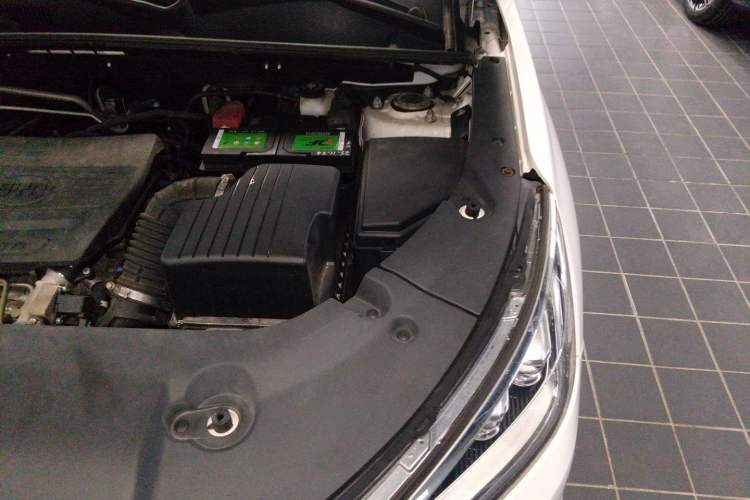 Used BYD Song 2020 Classic Edition 1.5T Automatic Elite Model Engine Bay Left