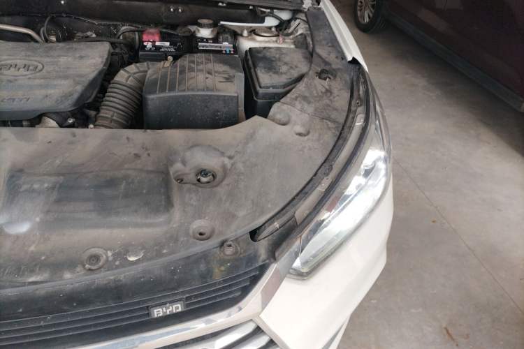 Used BYD Song 2020 Classic Edition 1.5T Automatic Elite Model Engine Bay Left