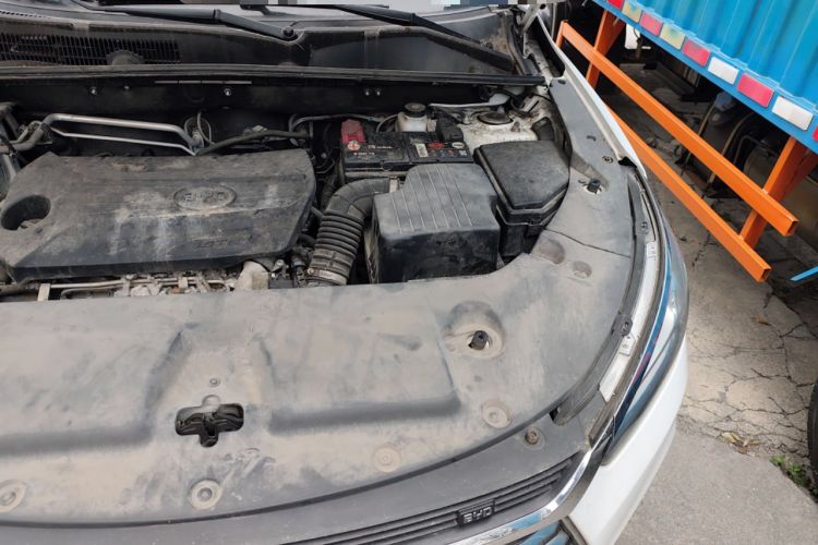 Used BYD Song 2020 Classic Edition 1.5T Automatic Elite Model Engine Bay Left
