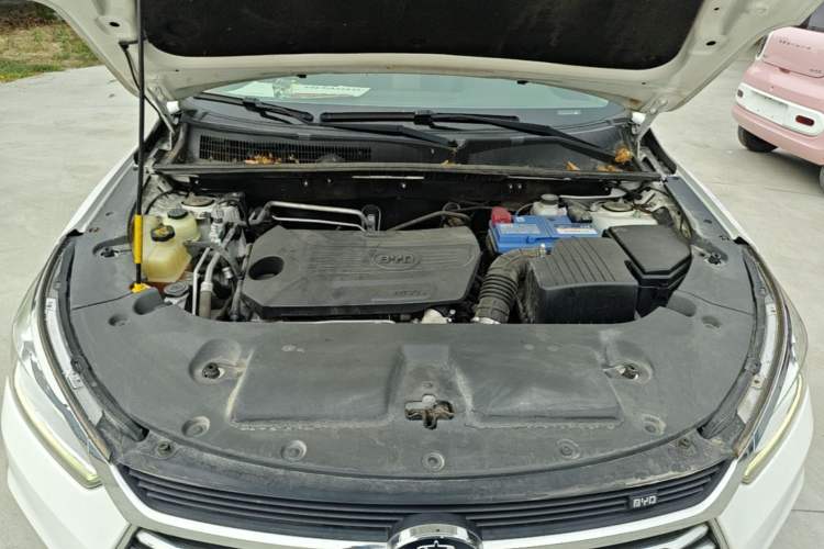 Used BYD Song 2020 Classic Edition 1.5T Manual Luxury Model Engine Bay