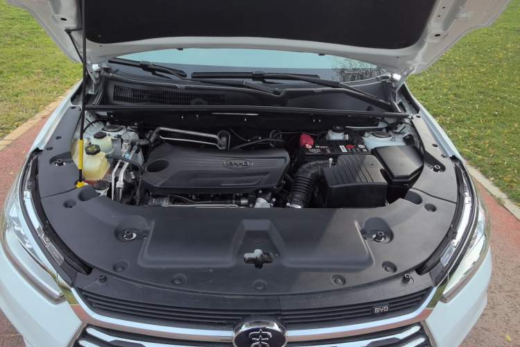 Used BYD Song 2020 Classic Edition 1.5T Automatic Elite Model Engine Bay