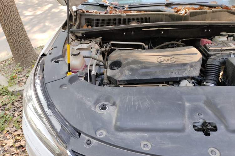 Used BYD Song 2020 Classic Edition 1.5T Automatic Elite Model Engine Bay Right