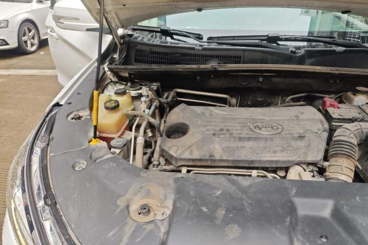 Used BYD Song 2020 Classic Edition 1.5T Manual Luxury Model Engine Bay Right