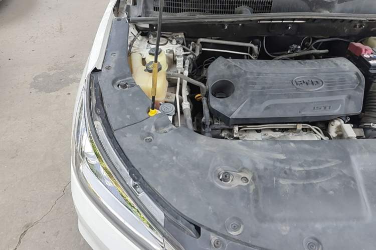 Used BYD Song 2020 Classic Edition 1.5T Automatic Elite Model Engine Bay Right