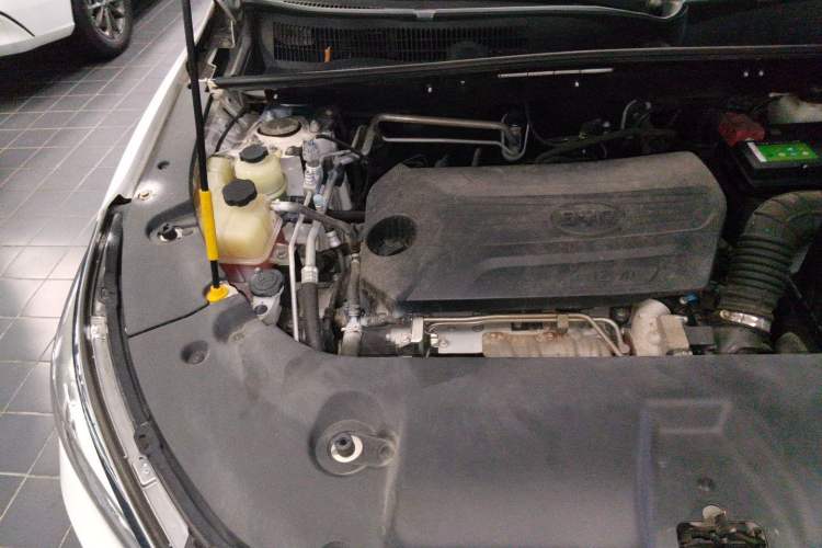 Used BYD Song 2020 Classic Edition 1.5T Automatic Elite Model Engine Bay Right