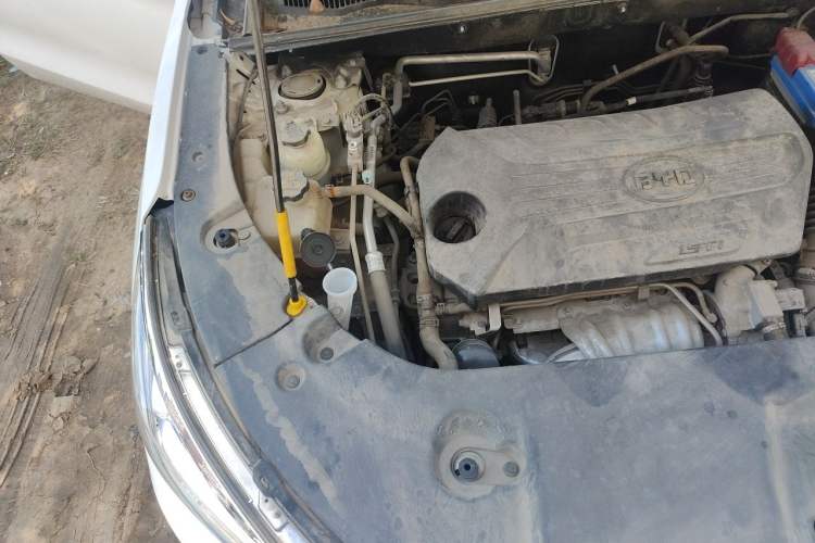 Used BYD Song 2020 Classic Edition 1.5T Manual Luxury Model Engine Bay Right