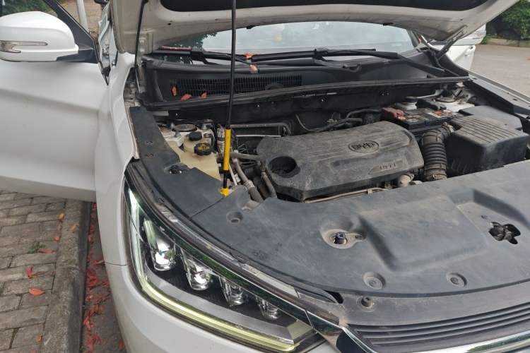 Used BYD Song 2020 Classic Edition 1.5T Automatic Elite Model Engine Bay Right